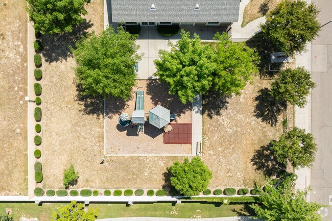 Alternate Building View - Valley View Village