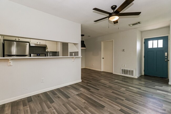 Photo - 6710 Wentworth Dr Unit A