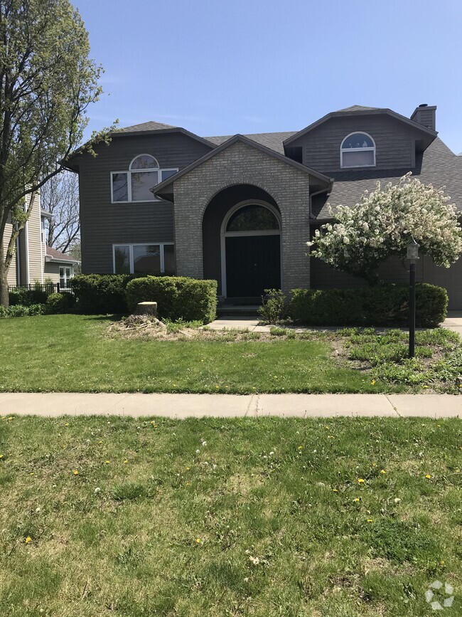 Building Photo - 2704 Cherry Hills Dr Rental