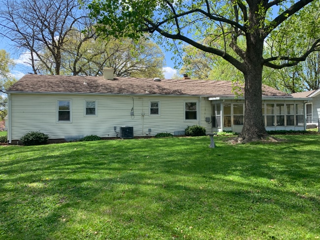 Photo - 4943 NE Gladstone Ave