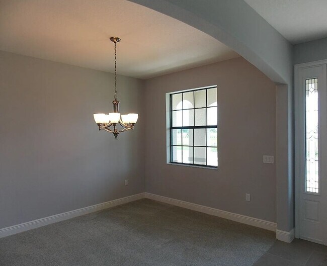 Photo - Spacious 5BR/4BA Home with Pool in Riverview
