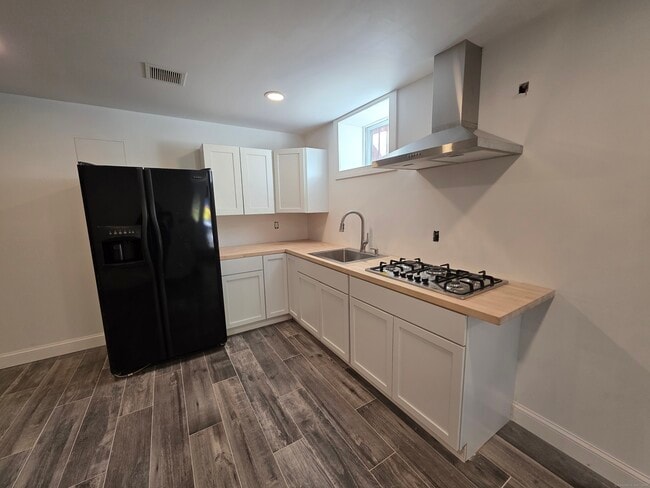 Photo - 1367 Reservoir Ave