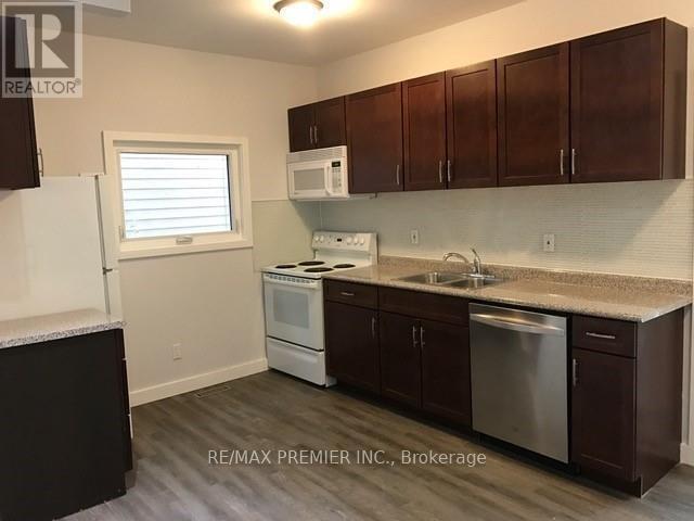 Photo - 176 Coxwell Ave