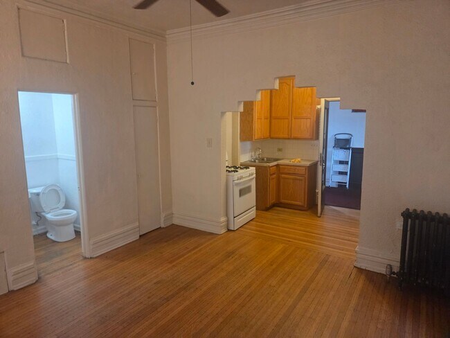 Photo - 834 N Clarkson St Unit 1