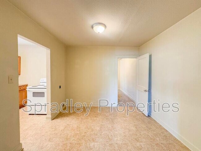 Photo - 234A W 7th Ave