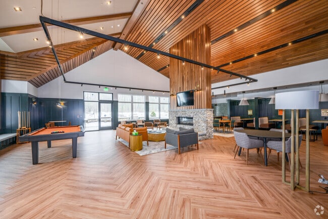 Clubhouse - Walnut Knoll Apartments