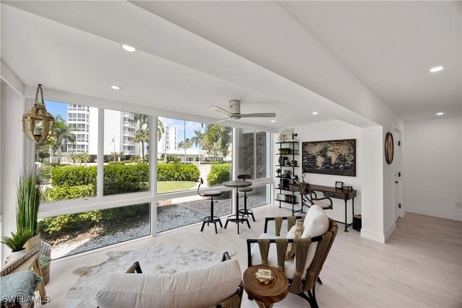 Photo - 2100 Gulf Shore Blvd N Unidad 101