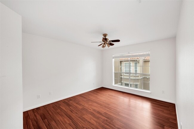 Photo - 3231 Allen Pkwy Unidad 5307