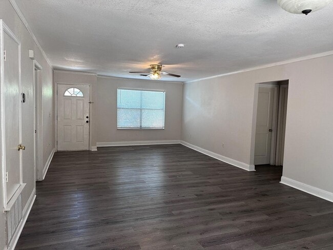 298 Lamaloa Ln