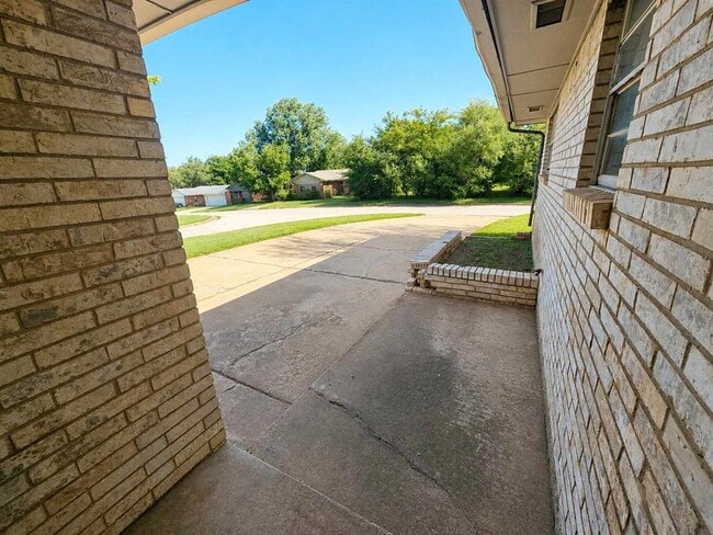 Photo - 2500 SE 51st St