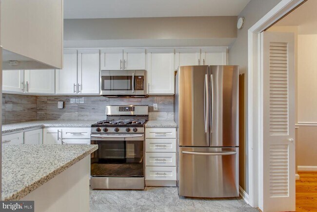 Photo - 6063 Hardwick Pl
