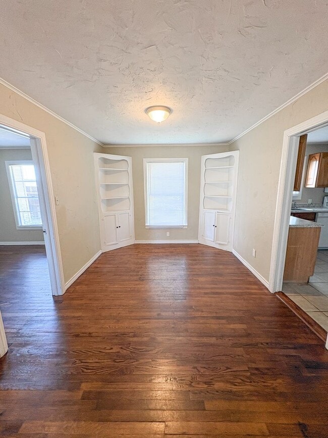 Photo - 101 E Pirate St