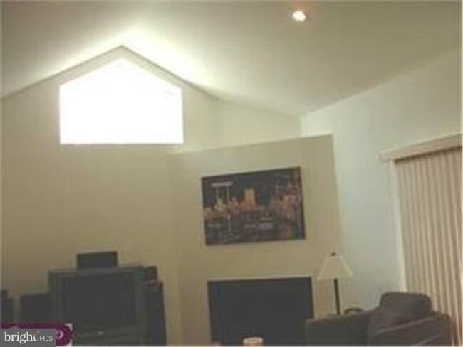 Photo - 1700 Oakwood Terrace