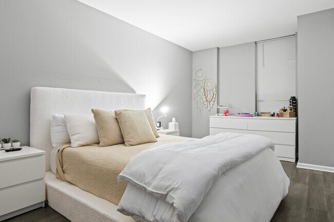 345 N La Salle Dr Unit 405