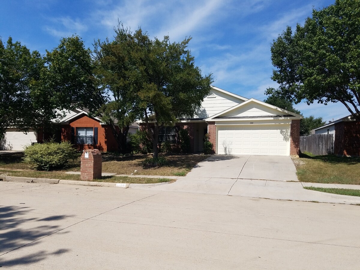 Photo - 1108 Springcreek Dr