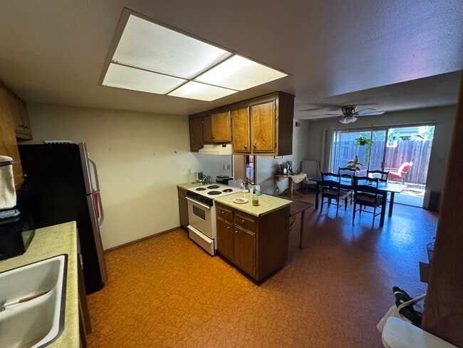 Photo - 708 Arthur St