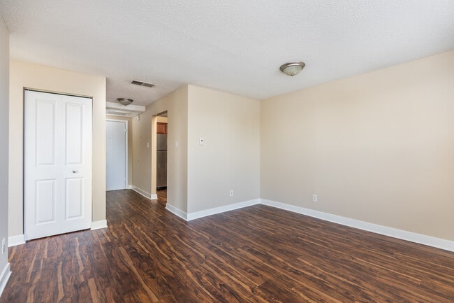 Photo - Senate Manor