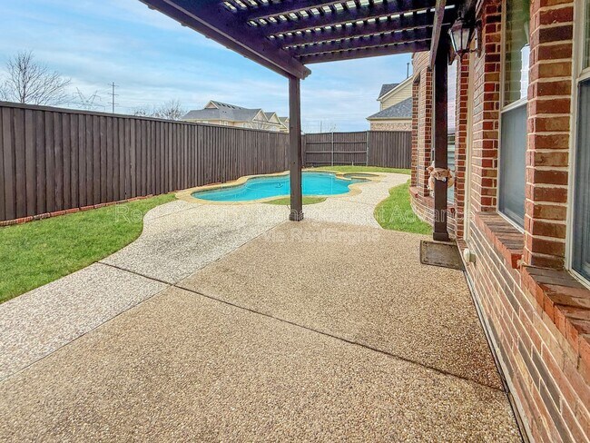 Photo - 6033 Gentle Way