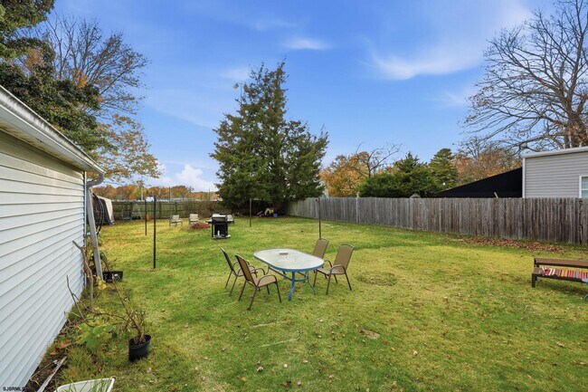 Photo - 105 W Edgewood Ave