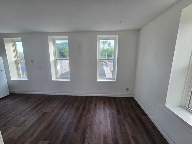 Photo - 1223 W Main St