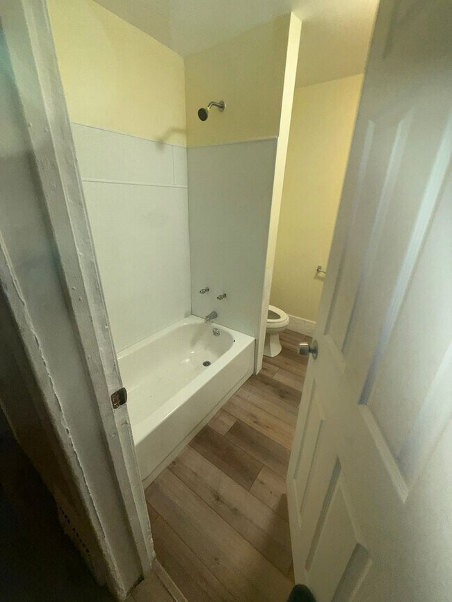 Photo - *Friendly Road, LLC 3404-3406 Walton Ave Unit Lower