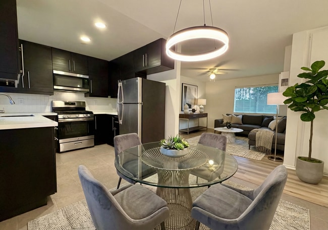 Building Photo - 177 Douglas St Unit #1