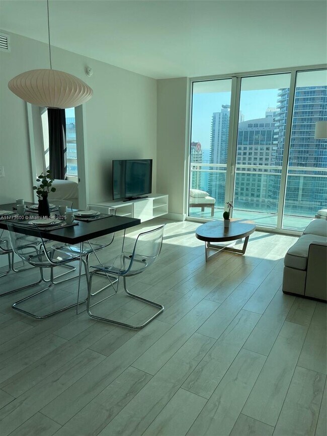 Photo - 950 Brickell Bay Dr Condo