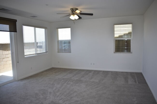 Photo - 1655 Lion St