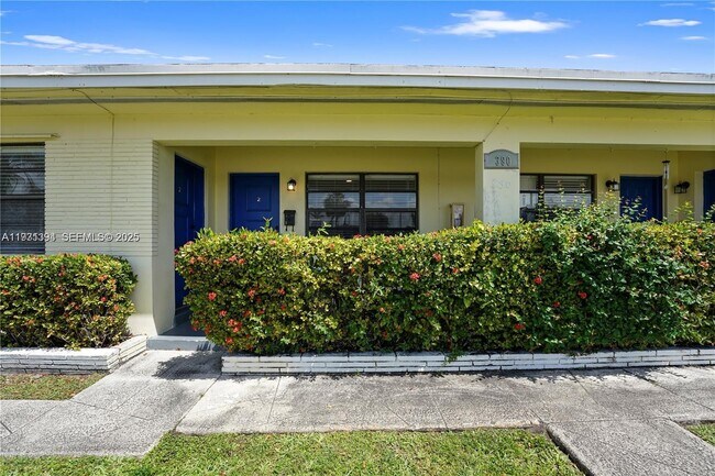 Photo - 380 SE 12th Ave Unit 2