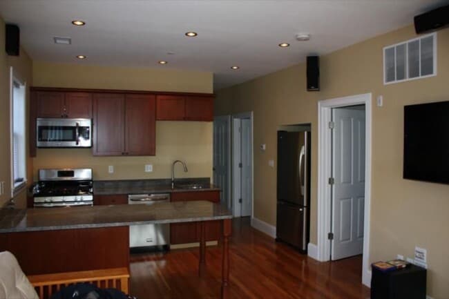 Photo - 148 Hillside St Unit 3