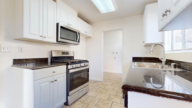 Photo - 20251 Cohasset St Unidad 5