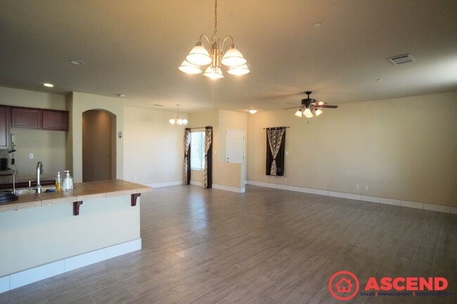 Photo - Lovely 5 Bedroom Home Near 99 Fwy!