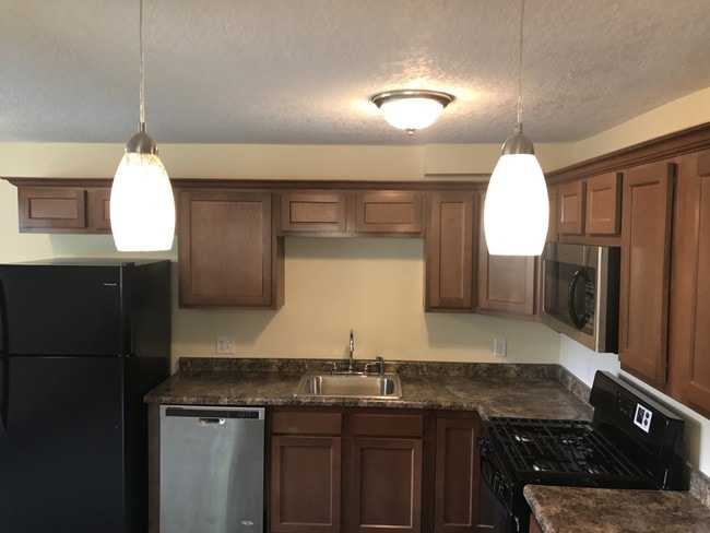 Photo - 7918 9th St W