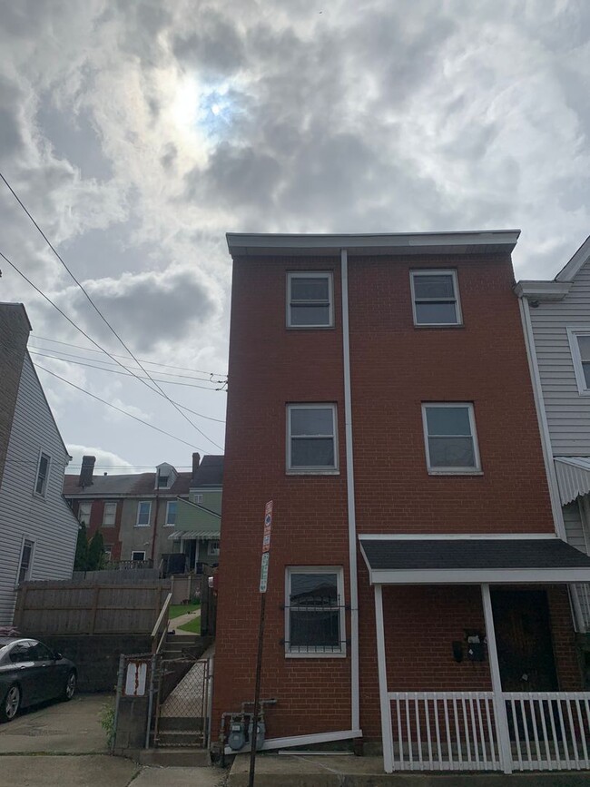 Building Photo - 415 Ella St Unit 2 Rental