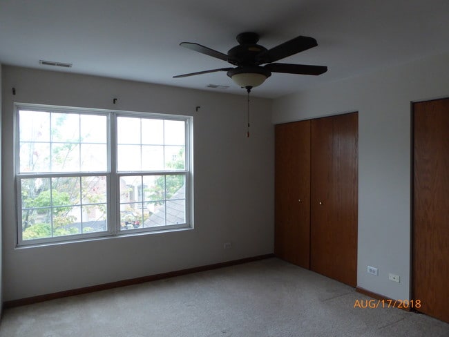 Building Photo - 2924 Stonewater Dr Unit 1