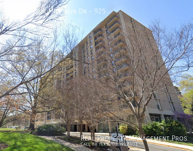 Building Photo - 4600 S Four Mile Run Dr Unit 925