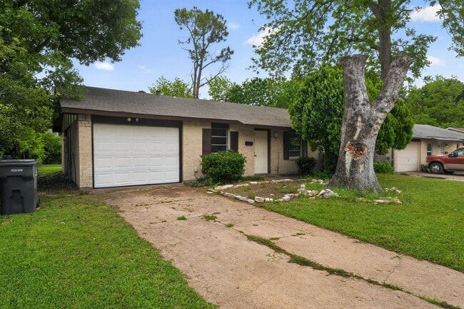 Photo - 302 Independence Dr