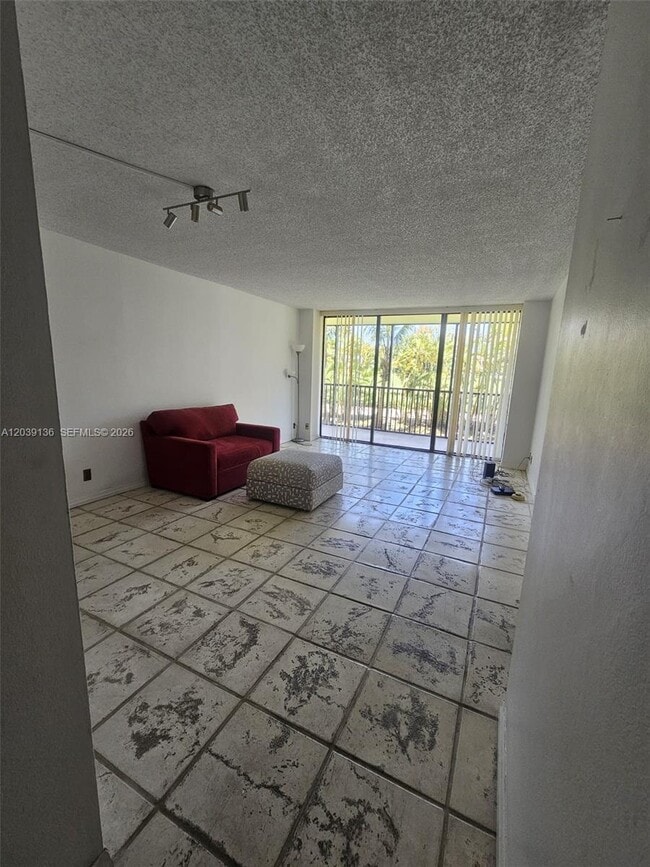 Photo - 20335 W Country Club Dr Unidad 107