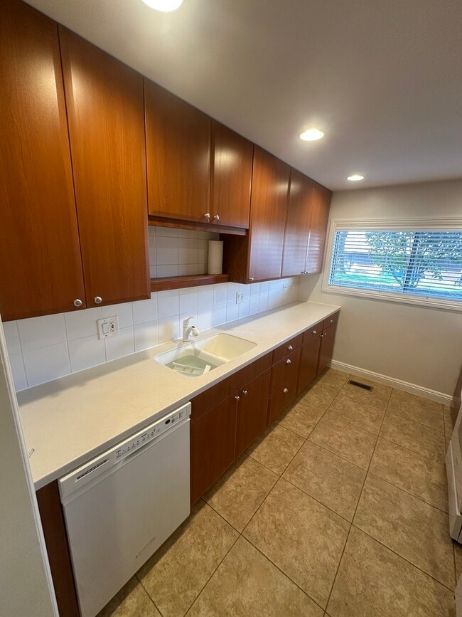 Photo - 1721 Northfield Square Unit B