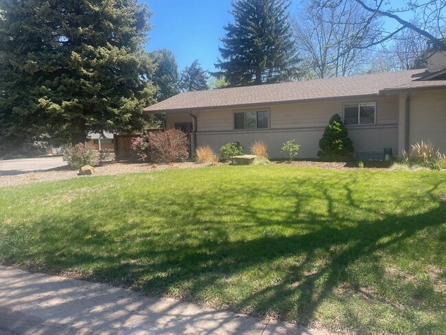 Building Photo - 925 Cheyenne Dr Rental