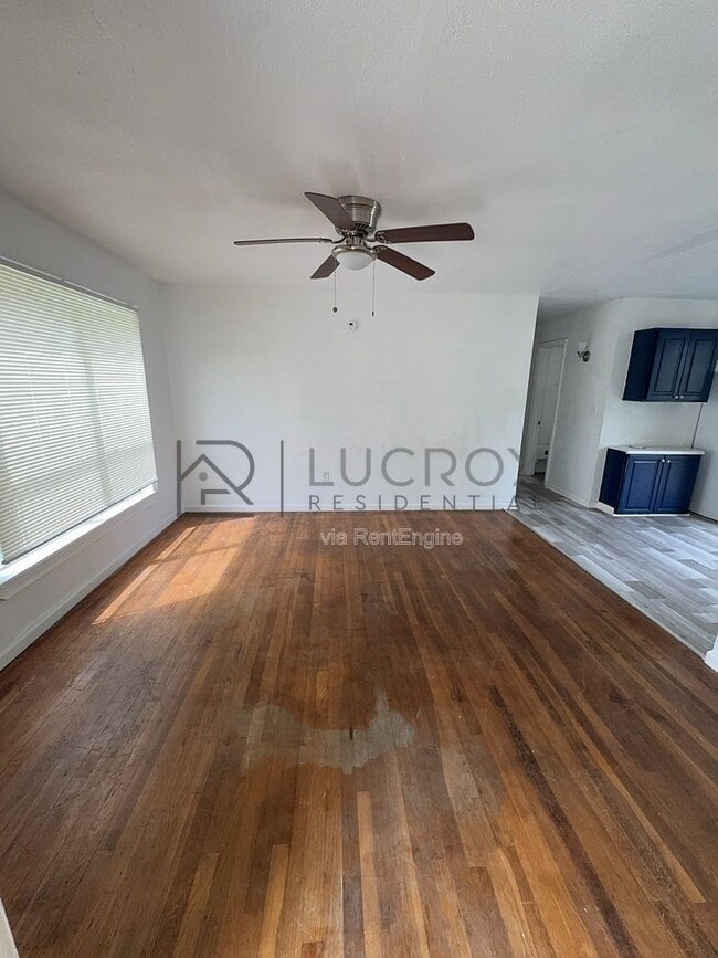 Photo - 200 Stillwood Dr
