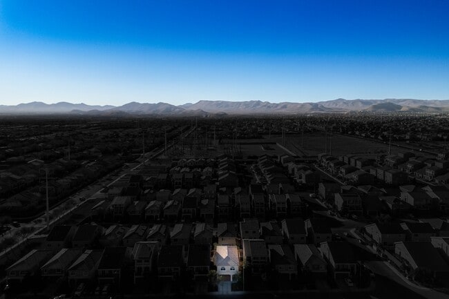 Photo - 5295 Ledgewood Creek Ave