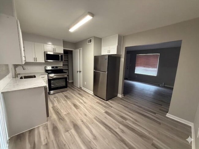 Photo - 215 Peyton Pl SW