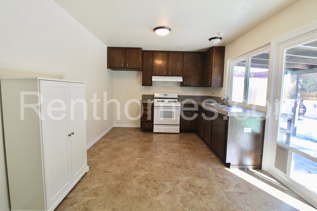 Photo - 9084 Hatcher Ln