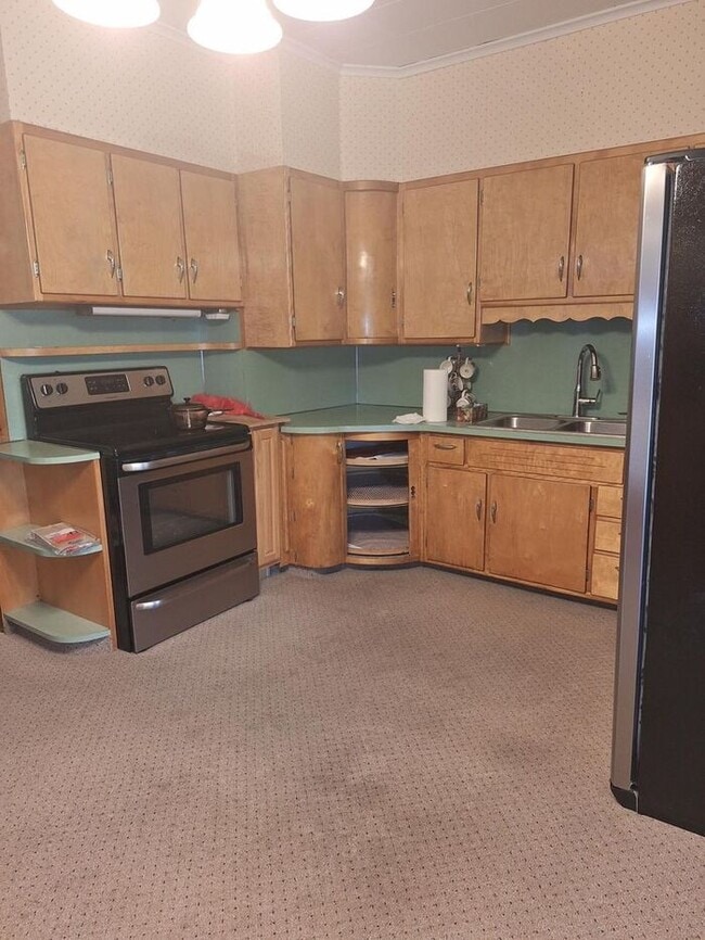 Photo - 1 Bedroom House Near Shopping, Parks and Little League Field