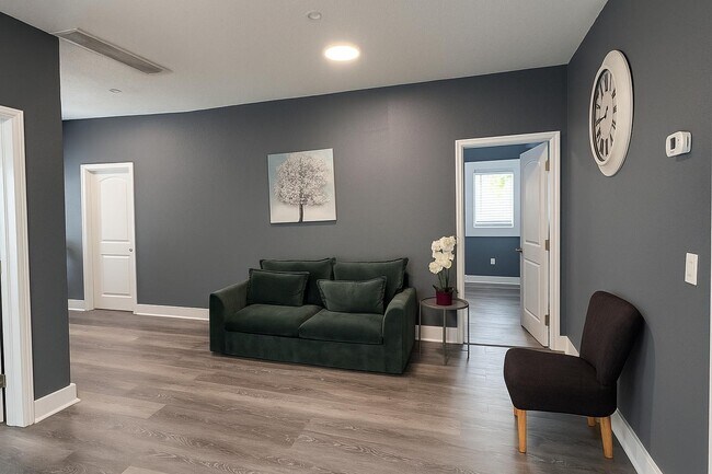 Photo - 1216 E 33rd Ave