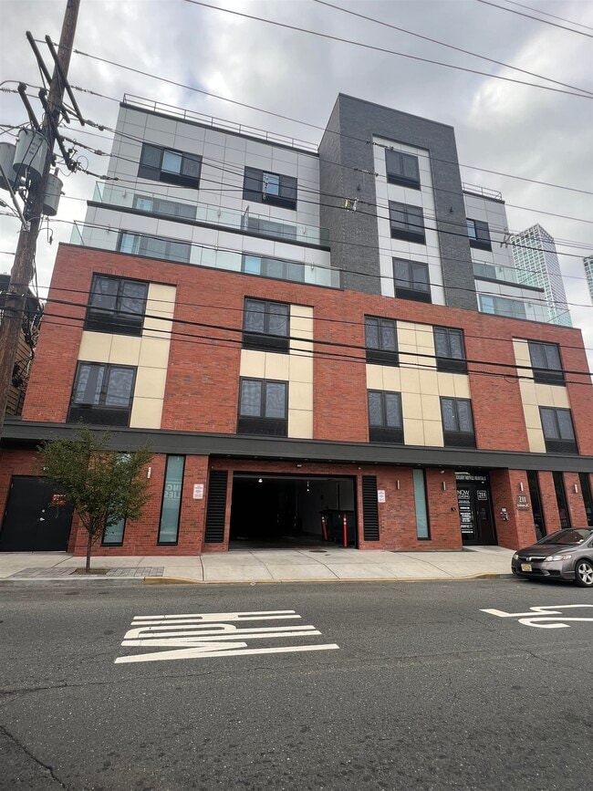Building Photo - 211 Baldwin Ave Unit 202 Rental