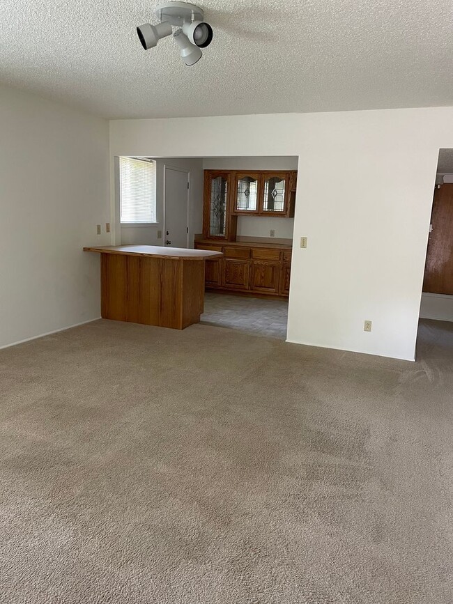 Photo - 329 W Oak Ave Unit PM953-1