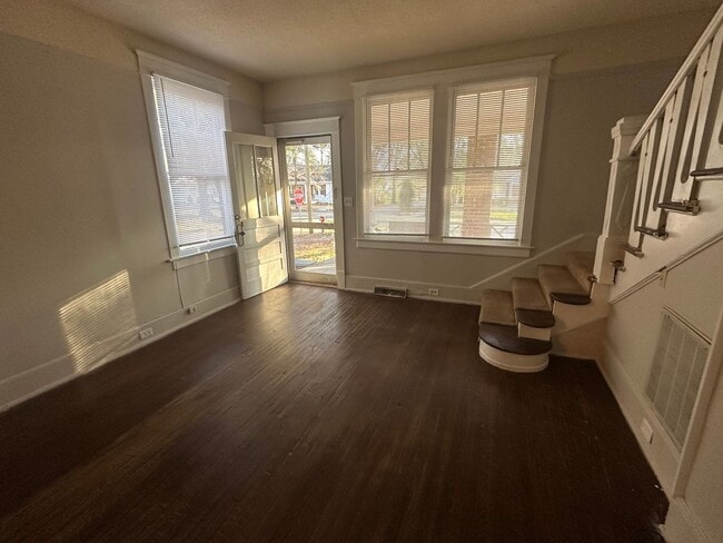 Photo - 3231-3233 Duncan St Unit 3233