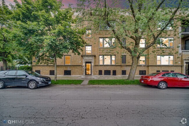 Building Photo - Great Apartment, Lots of light and Exposed... Unit 436 - 2nd Floor